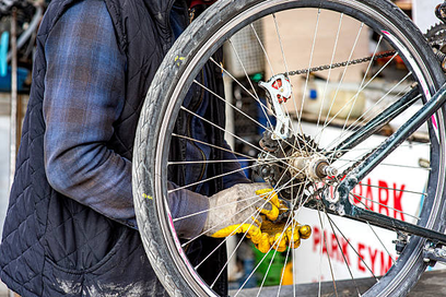 Chain Lubrication and Cleaning Chain Lubrication and Cleaning